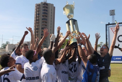Dinamo empata e conquista o titulo da Copa Araxa de Futebol Amador edição 2022