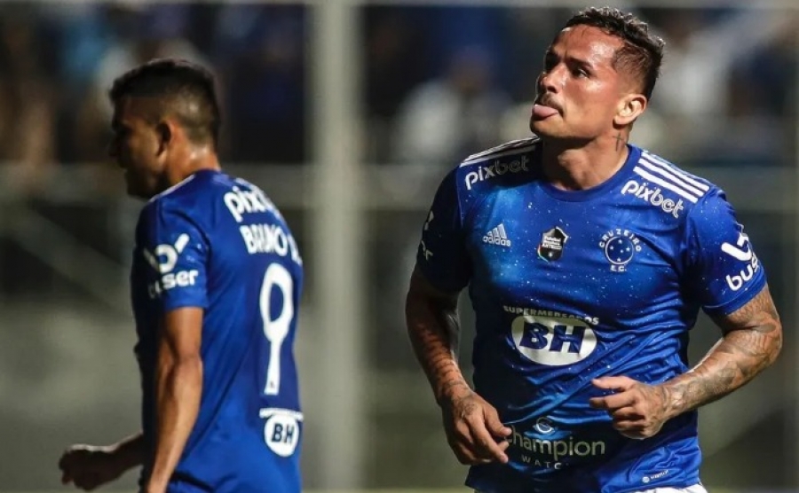 Artilheiro do Cruzeiro na Era Ronaldo, Edu brilha no futebol amador: "Amo a várzea"