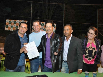 (Parabéns FC) Prefeitura de Contagem anuncia iluminação pública para campos de futebol