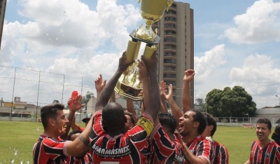 Com 2 gols de MALAIA Vila Nova vira o jogo contra o Santa Terezinha e garante titulo da Taça Cidade de Araxá