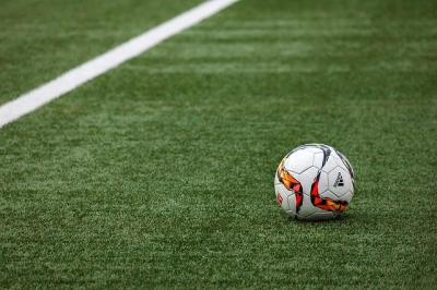 Campo de Liga receberá grama sintética