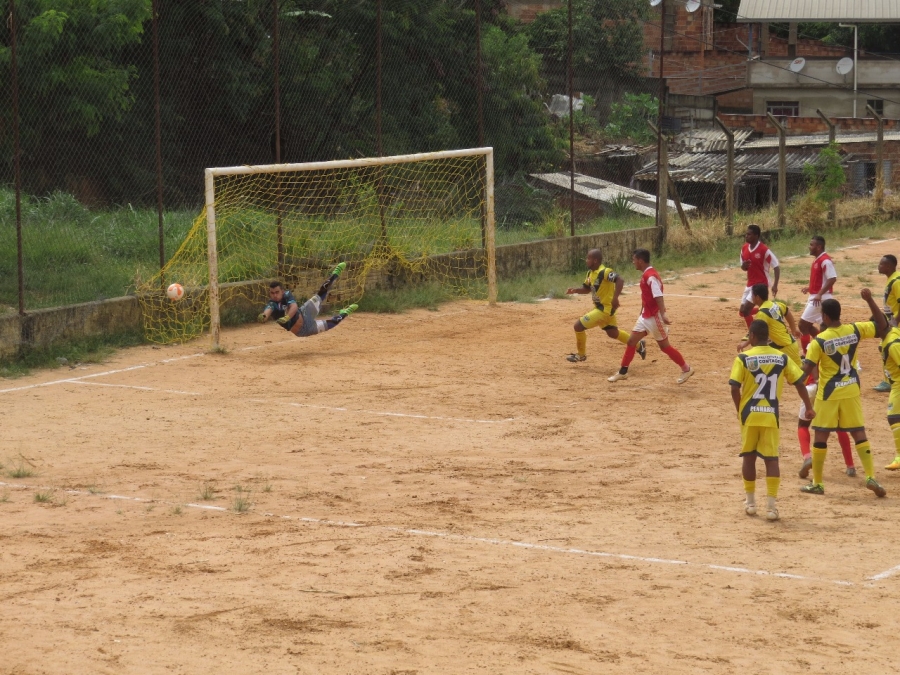 C.R. Direto do ZAPZAP: NC - A bola entrou ou não???