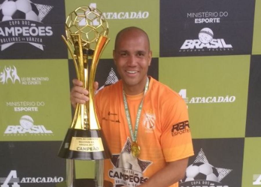 C.R. Direto do ZAPZAP: Tiago goleiro campeão de novo??? 4 defesas???