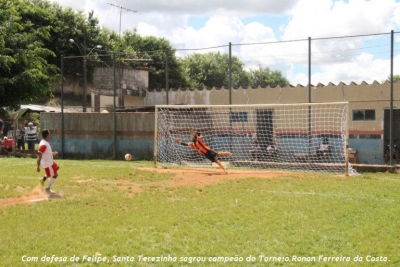 Com defesa de Felipe nos penaltis Santa Terezinha é campeão do Torneio Ronan Ferreira da Costa em Araxa