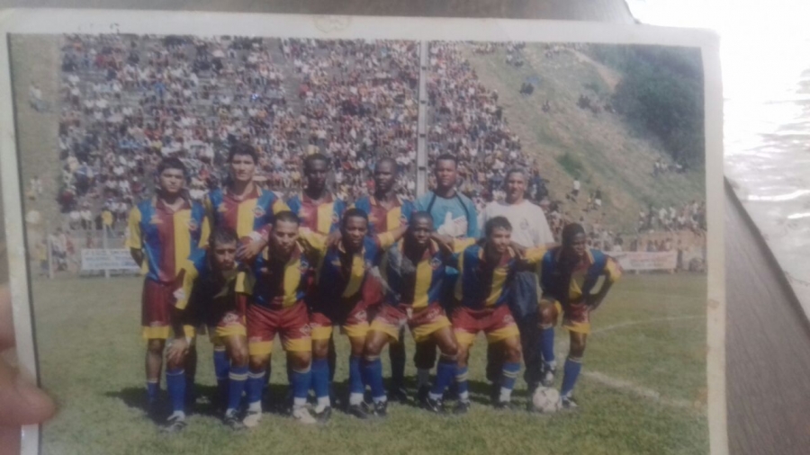 C.R. Direto do ZAPZAP: V.A. de Esmeraldas anos 80...