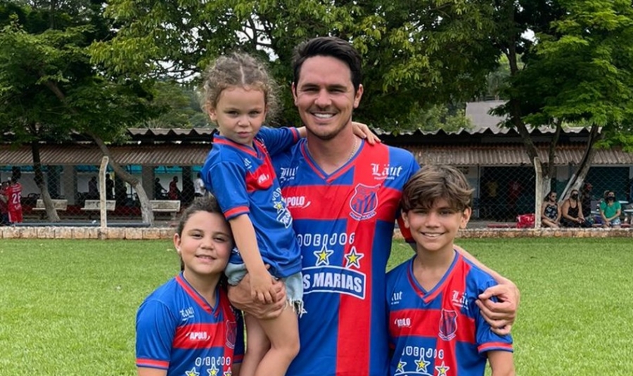 C.R. Direto do ZAPZAP -  Ex Zagueiro do Galo promove jogo festivo 21